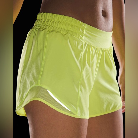 🦚 Lululemon Hotty Hot Low-Rise Lined Shorts 4” - Picture 9 of 12